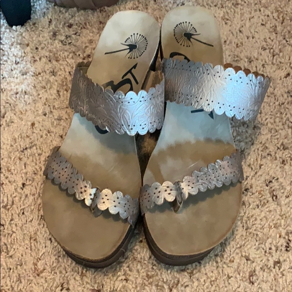 Worn once. OTBT WEDGES.